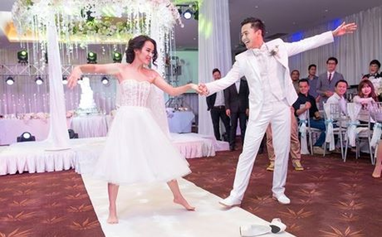 Nhung bo vay cuoi long lay cua sao Viet nhin la me ngay-Hinh-4